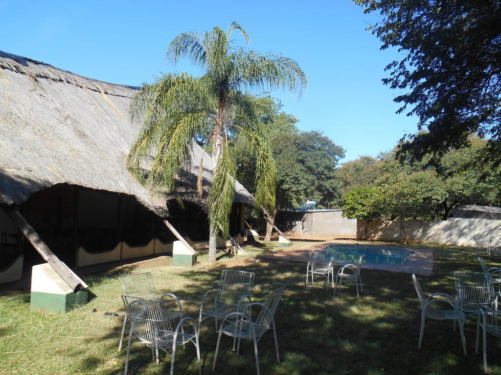 Victoria Falls Budget Hotel Екстер'єр фото