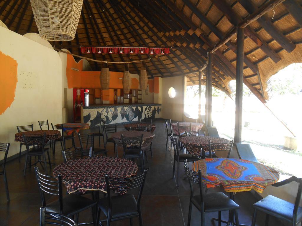 Victoria Falls Budget Hotel Екстер'єр фото