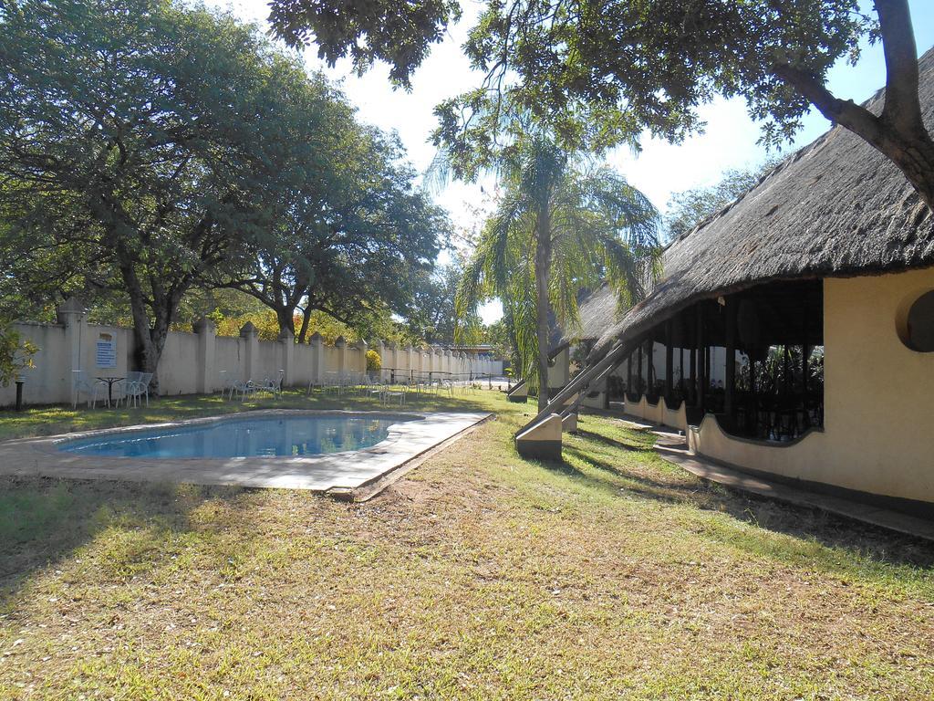 Victoria Falls Budget Hotel Екстер'єр фото