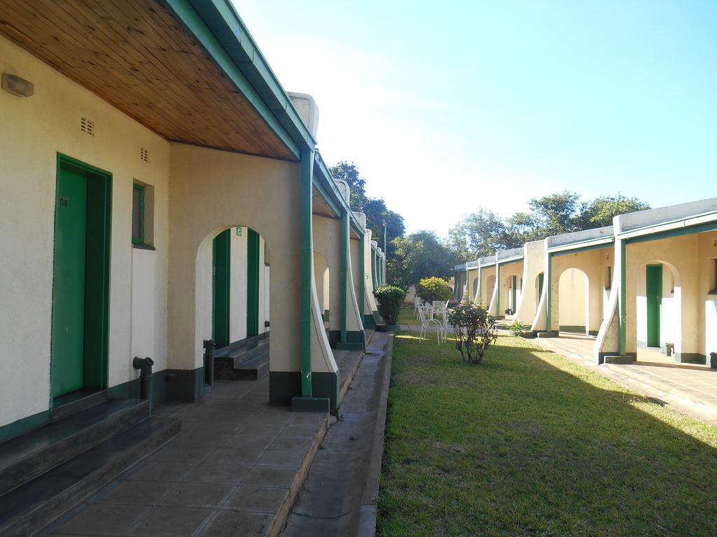 Victoria Falls Budget Hotel Екстер'єр фото