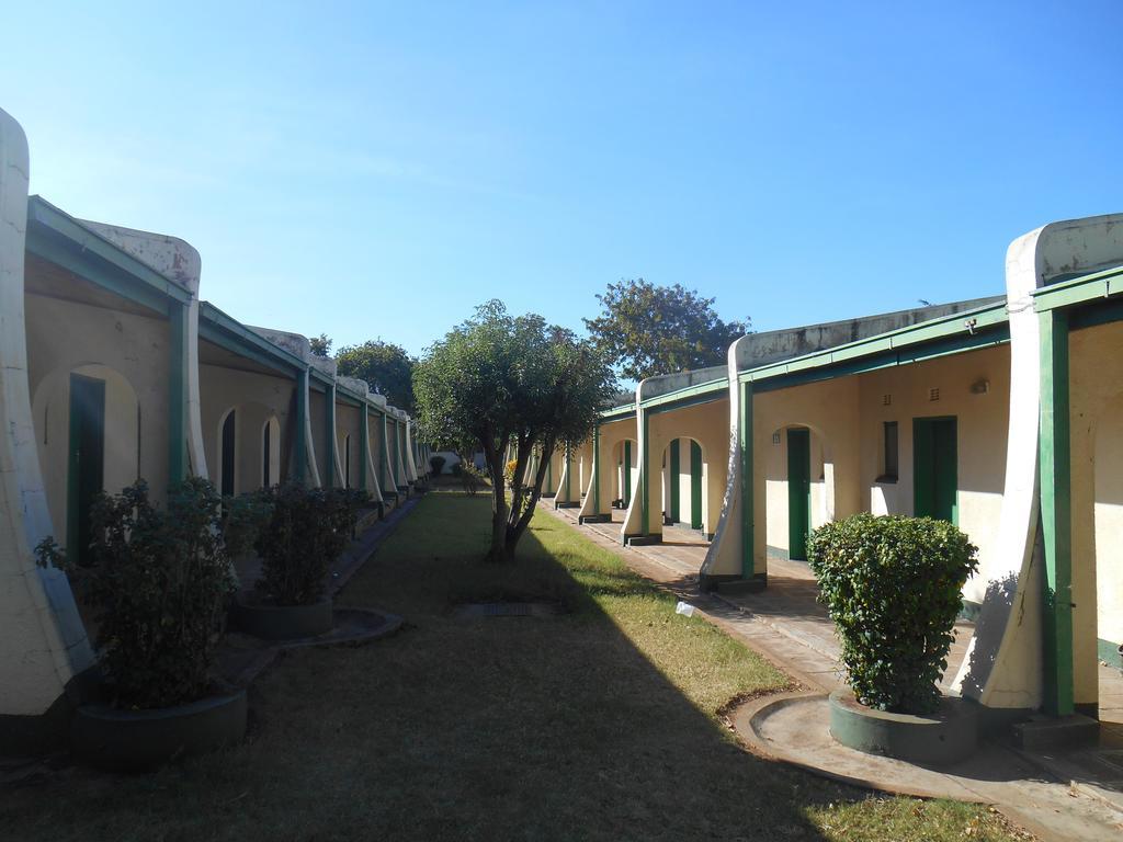 Victoria Falls Budget Hotel Екстер'єр фото
